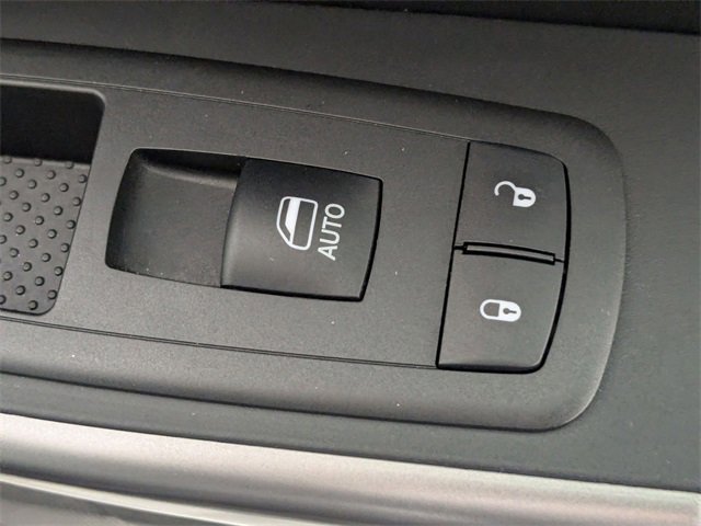 Used 2019 Jeep Cherokee Limited w/ Technology Group image 36