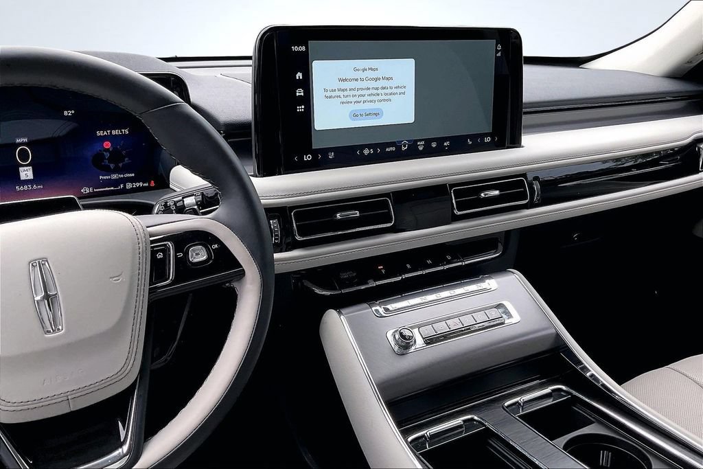 Used 2026 Lincoln Aviator 2WD image 11