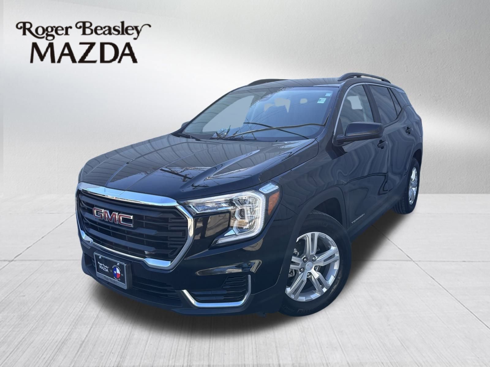 Used 2022 GMC Terrain SLE w/ Driver Convenience Package image 1