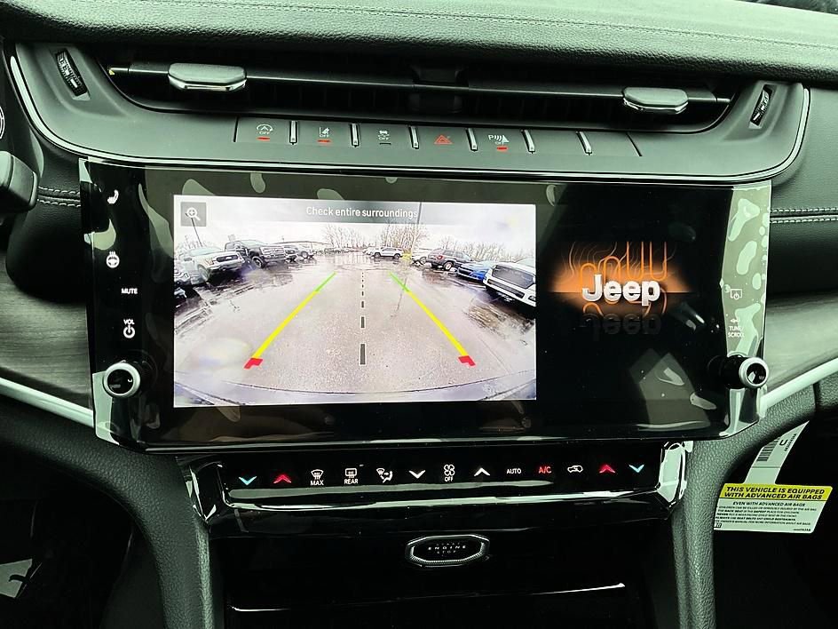 New 2026 Jeep Grand Cherokee Altitude AWD/4WD image 23