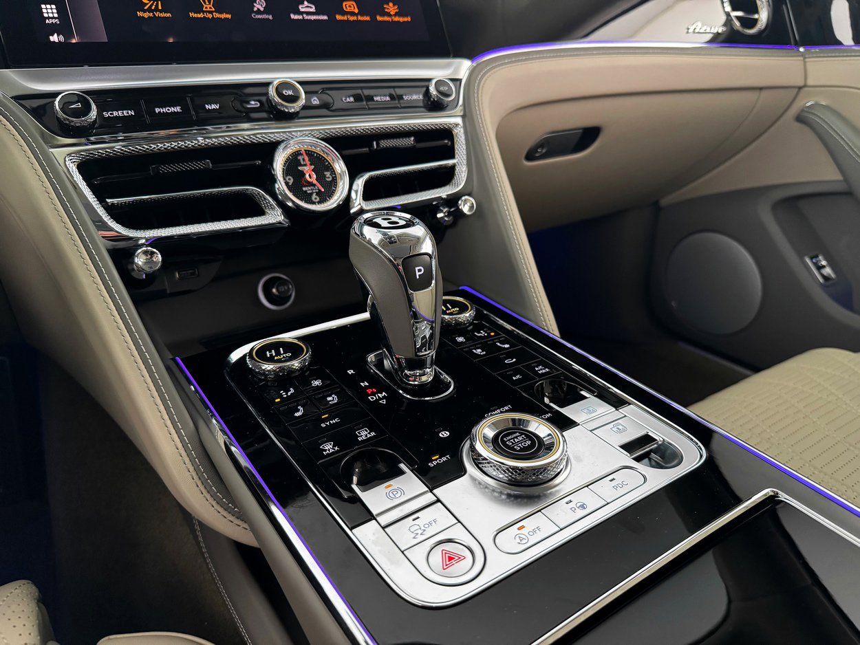 Used 2023 Bentley Flying Spur Azure image 25