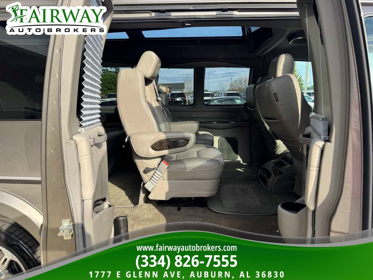 Used 2018 GMC Savana 2500 w/ Enhanced Convenience Package RWD image 11