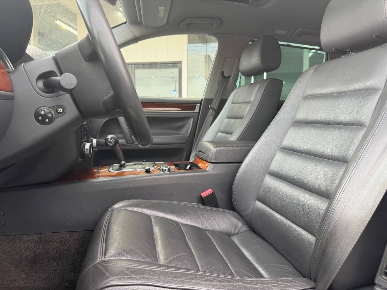 Used 2004 Volkswagen Touareg V8 AWD/4WD image 27