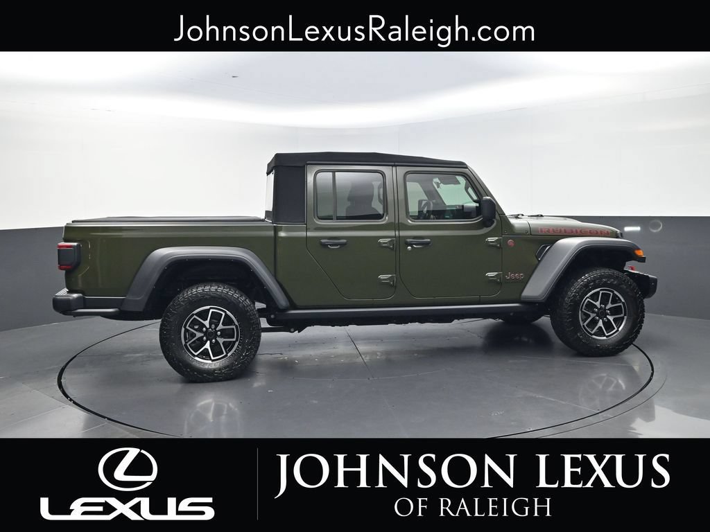 Used 2024 Jeep Gladiator Rubicon w/ Convenience Group AWD/4WD image 6