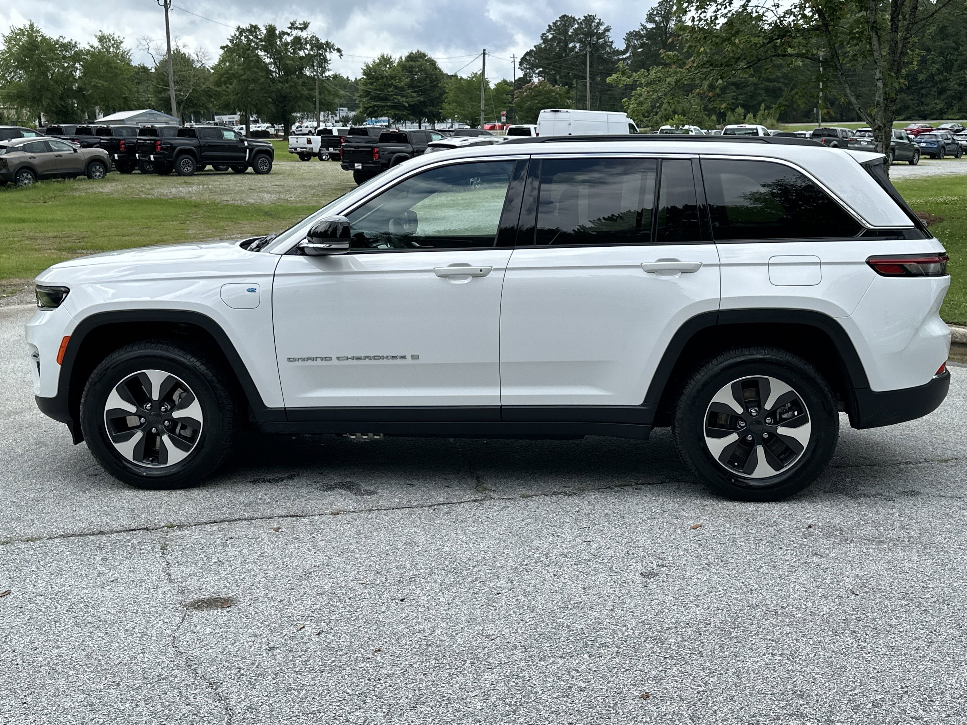 Used 2024 Jeep Grand Cherokee Limited 4xe image 8