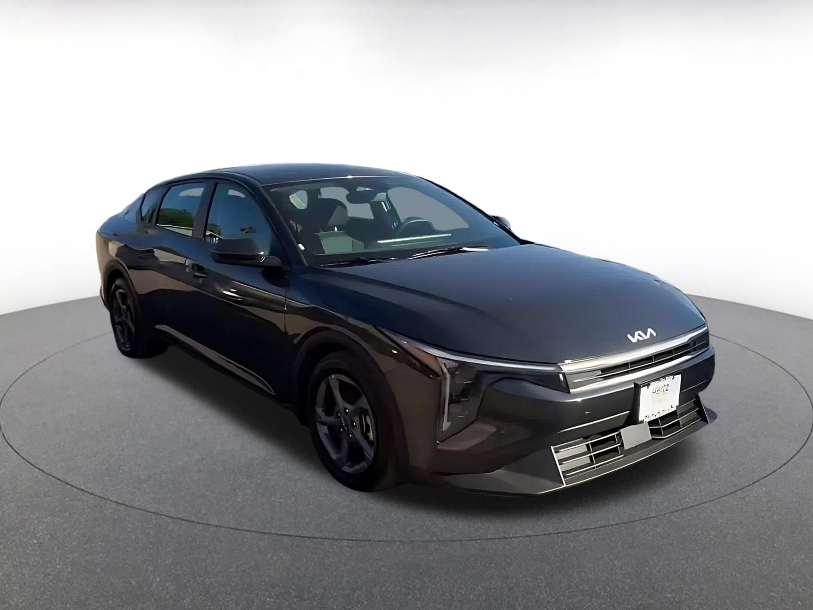 Used 2025 Kia K4 FWD image 3