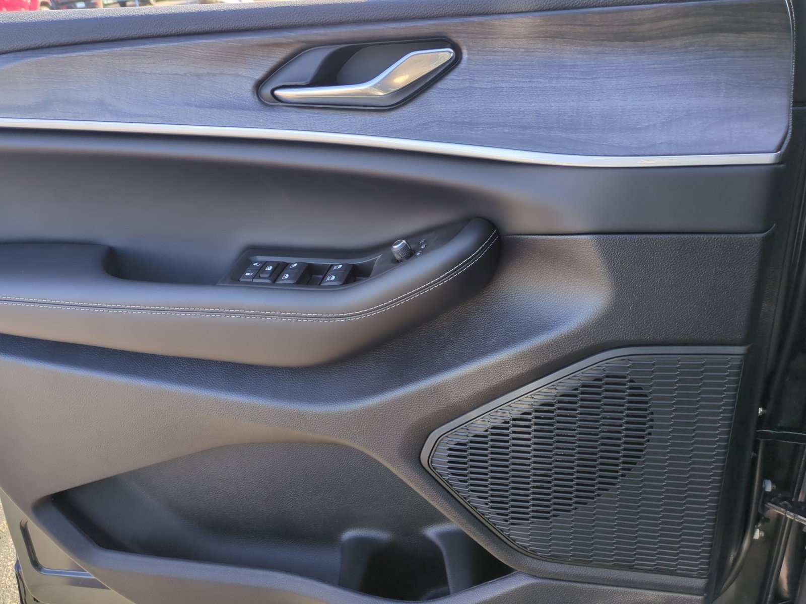 New 2026 Jeep Grand Cherokee Altitude AWD/4WD image 13