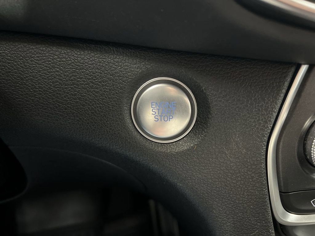 Used 2020 Hyundai Santa Fe SEL image 16