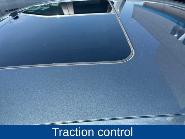 Used 2023 Chevrolet Camaro LT RWD image 9