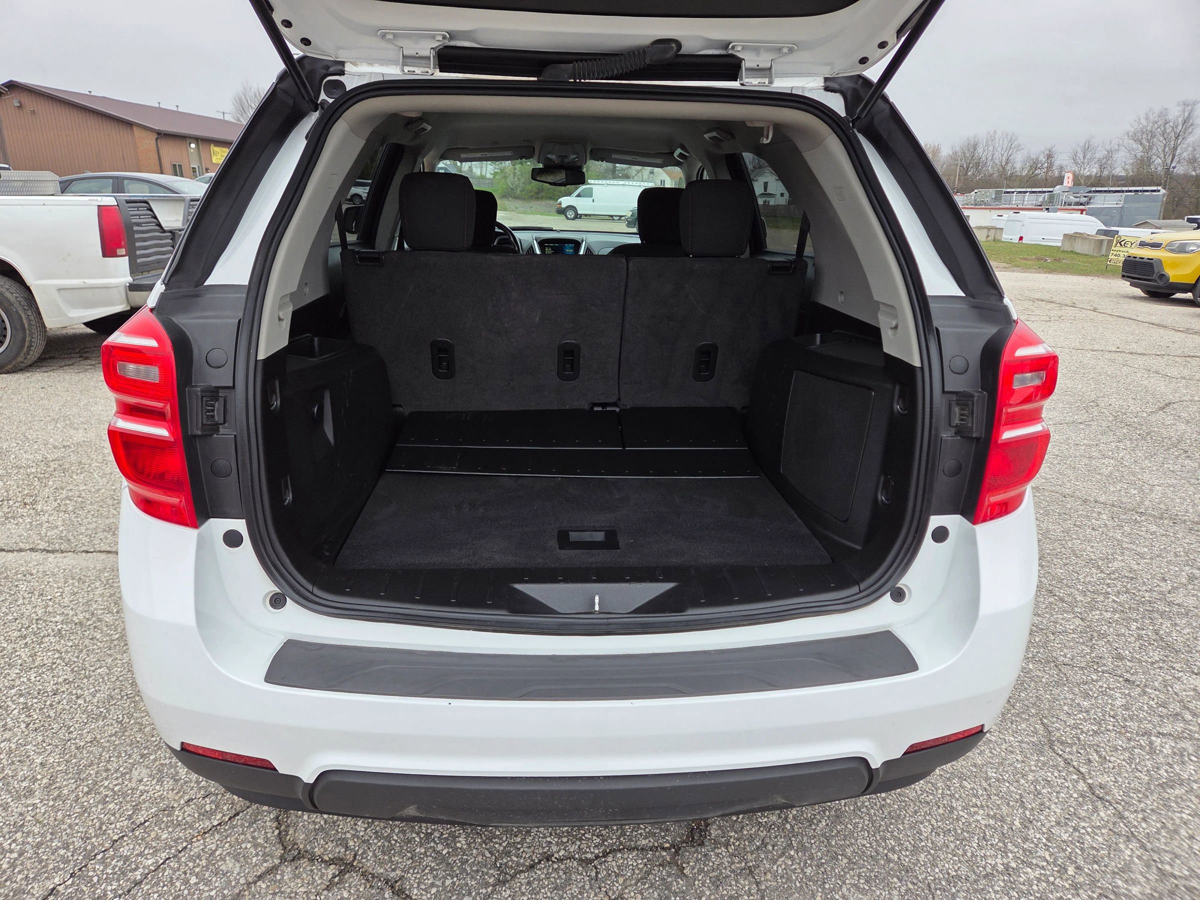 Used 2017 Chevrolet Equinox LT w/ Convenience Package image 20