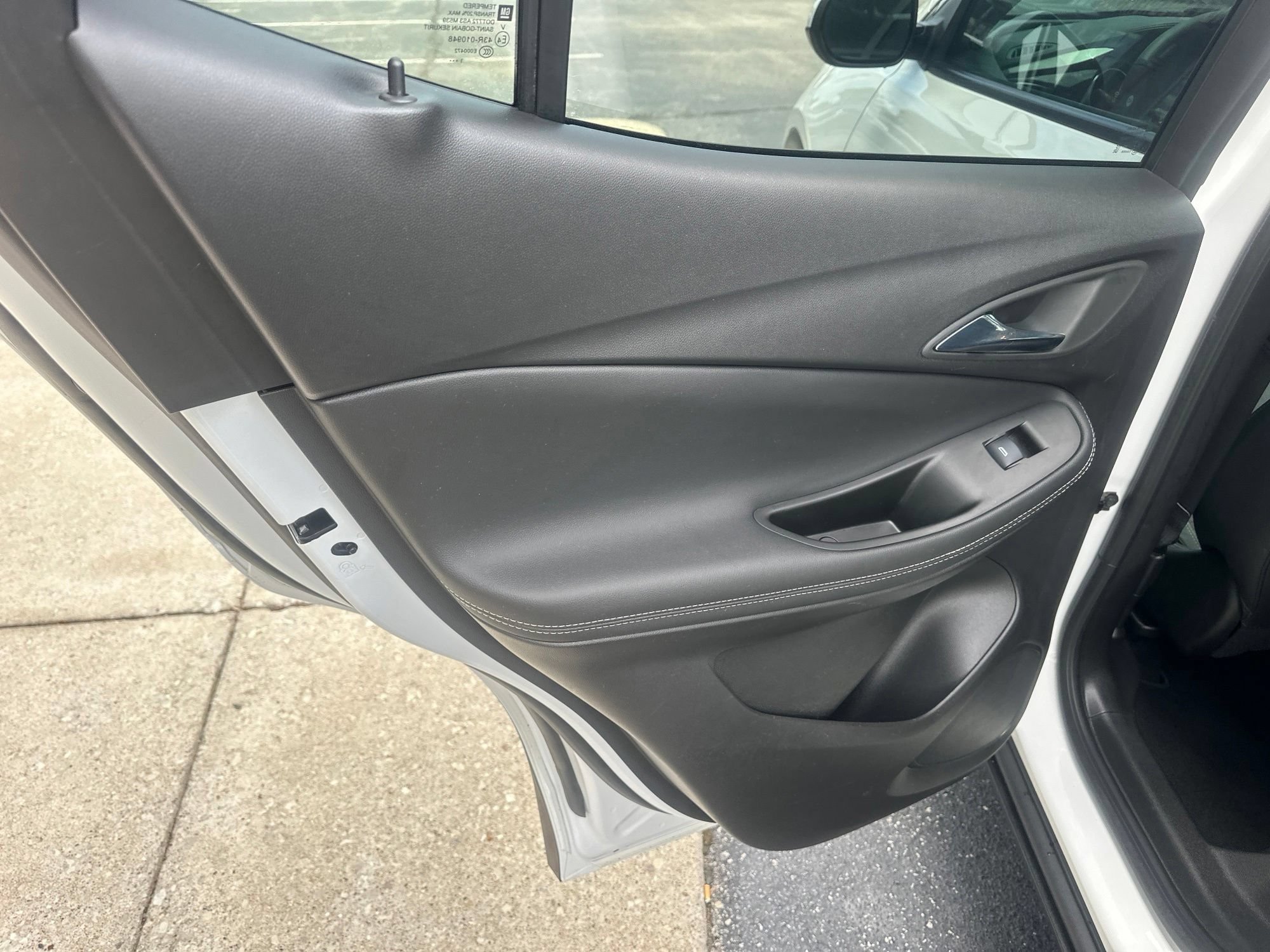 Used 2022 Buick Encore GX Preferred w/ Cold Weather Comfort Package FWD image 17