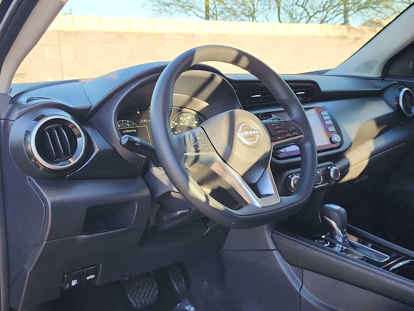 Used 2024 Nissan Kicks SV image 2