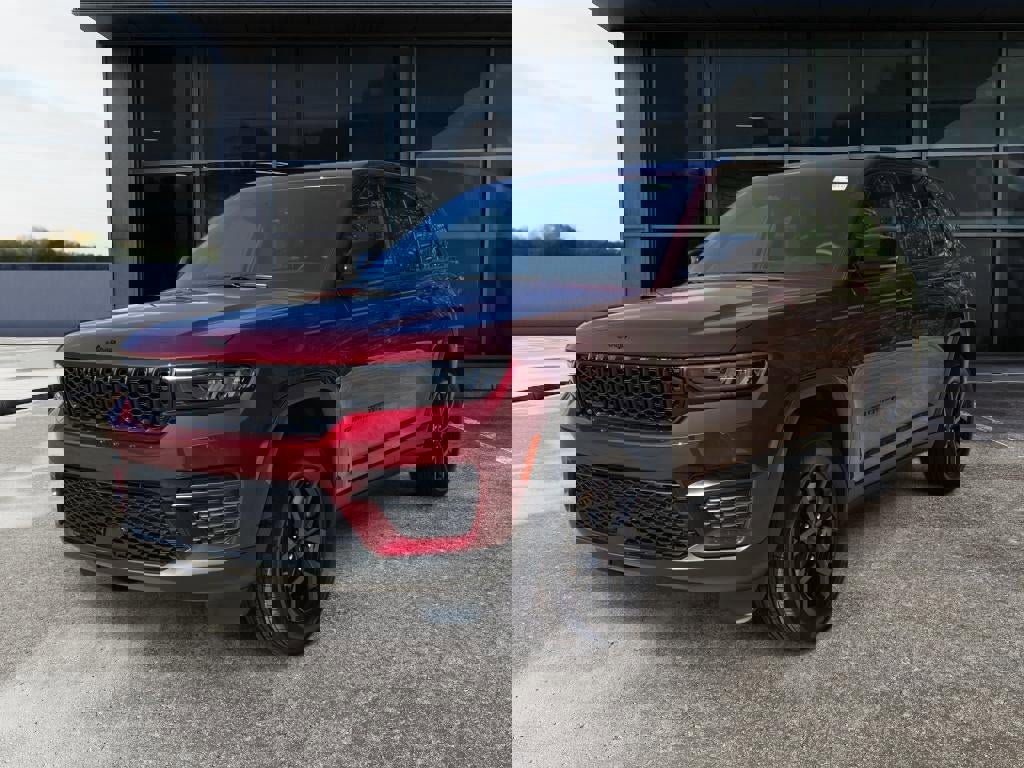 New 2025 Jeep Grand Cherokee Altitude image 3