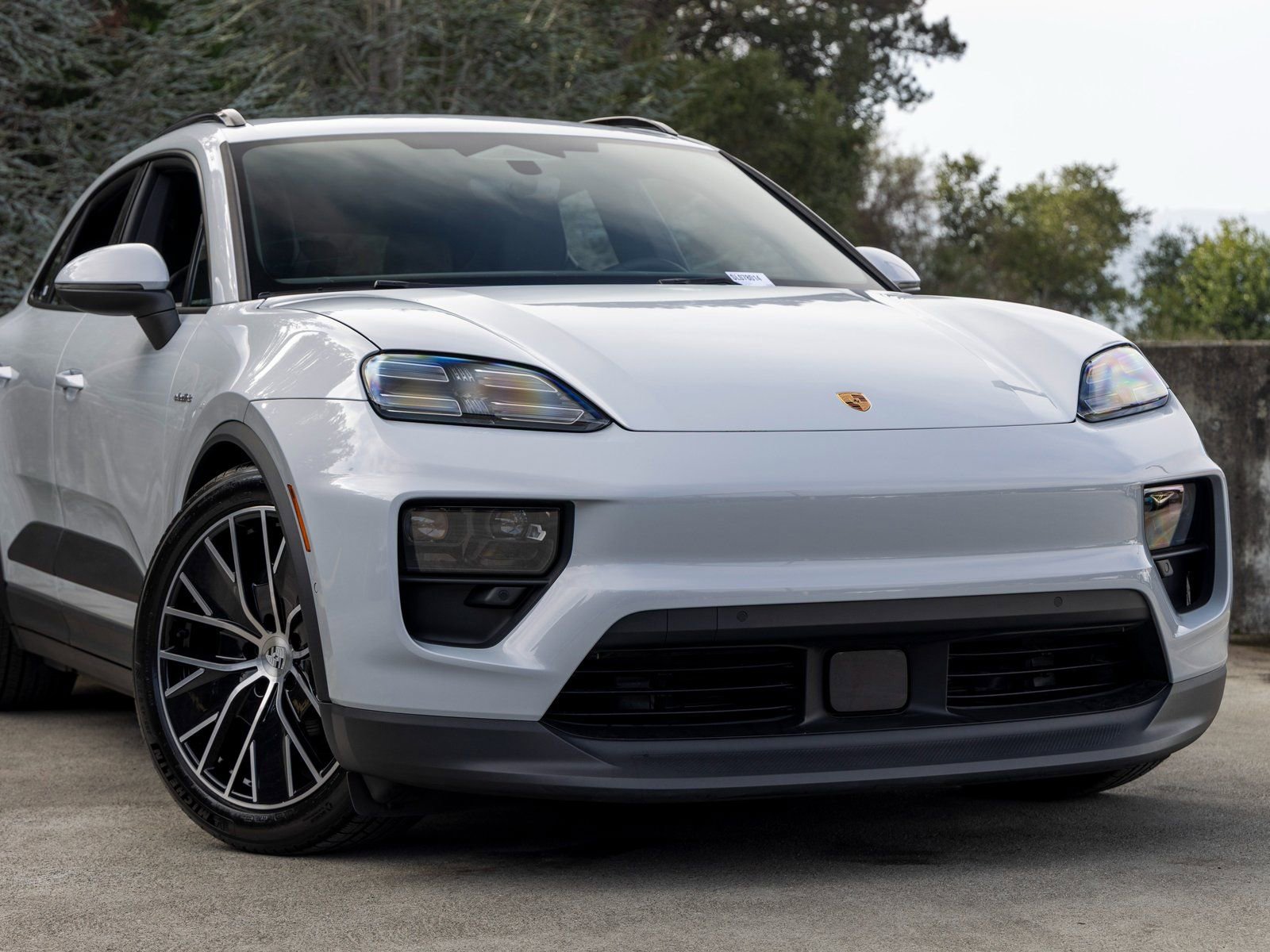 New 2025 Porsche Macan Electric image 9