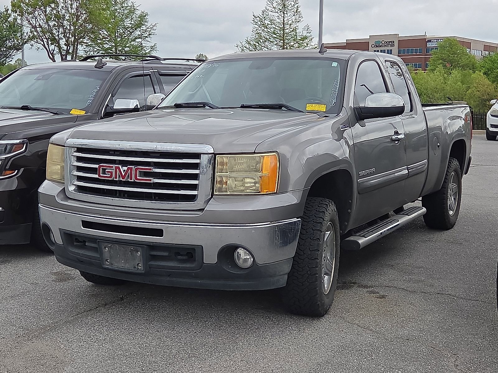 Used 2012 GMC Sierra 1500 SLT w/ All-Terrain Package image 2