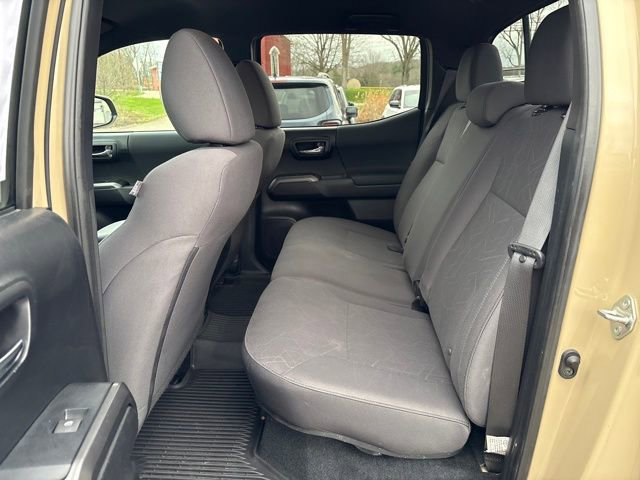 Used 2018 Toyota Tacoma TRD Off-Road image 4