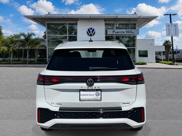 New 2026 Volkswagen Tiguan SE R-Line FWD image 5