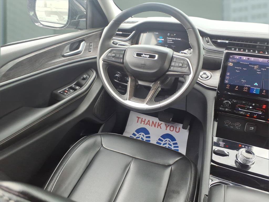 Used 2023 Jeep Grand Cherokee Limited AWD/4WD image 19