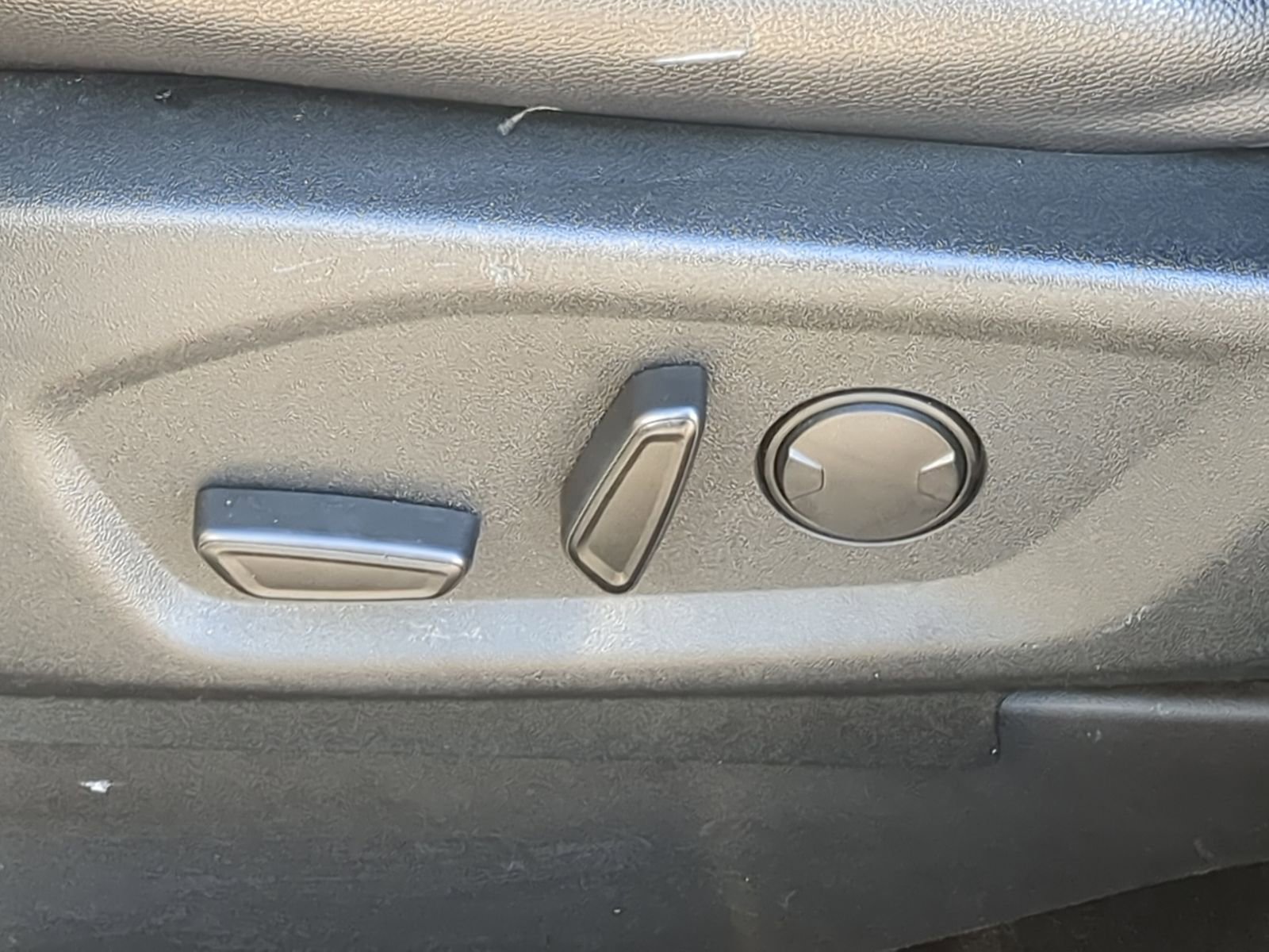 Used 2019 Ford Explorer XLT w/ Equipment Group 202A image 23