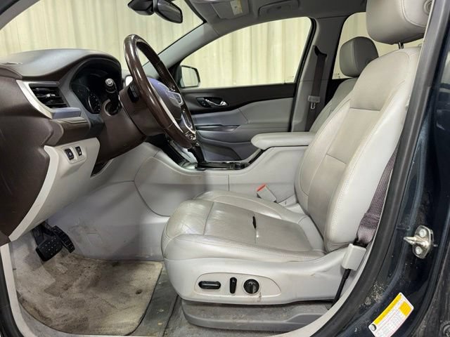 Used 2019 GMC Acadia SLT w/ LPO, Cargo Package AWD/4WD image 14