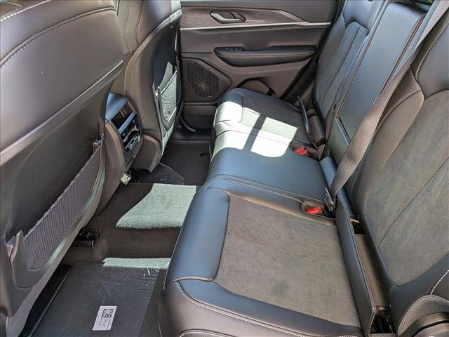 New 2026 Jeep Grand Cherokee Altitude image 17