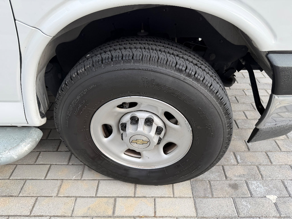 Used 2024 Chevrolet Express 2500 w/ Driver Convenience Package image 14