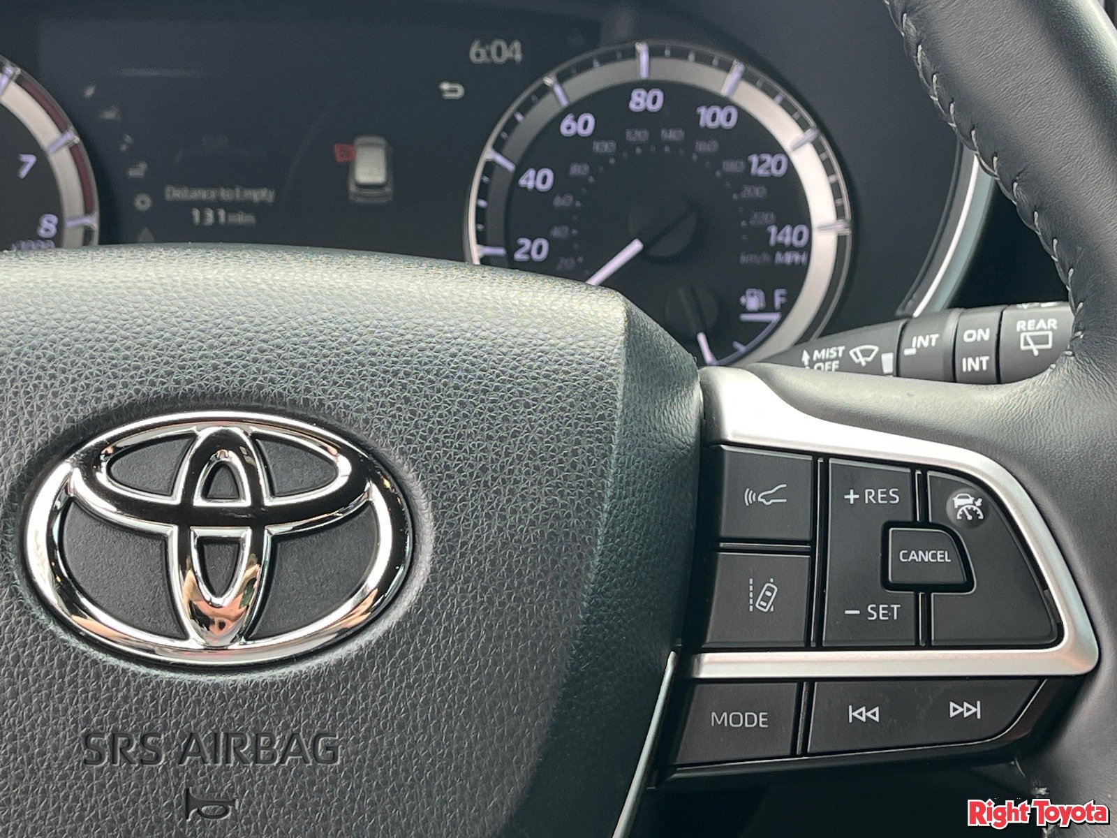 Used 2024 Toyota Highlander XSE AWD/4WD image 23