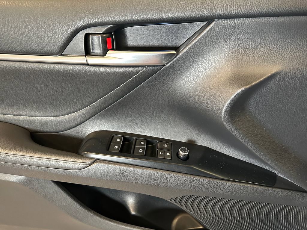 Used 2018 Toyota Camry XSE w/ Driver Assist Package FWD image 19