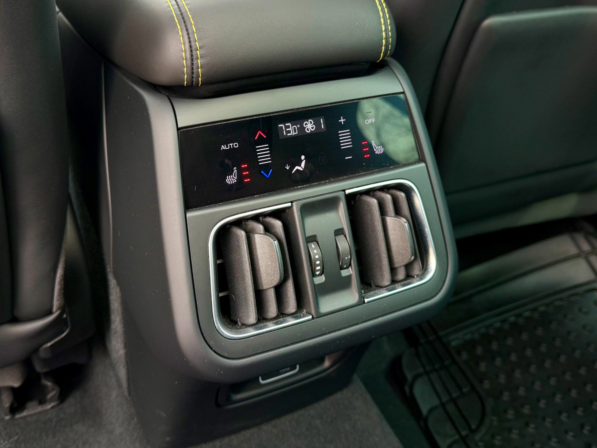 Used 2024 Maserati Grecale Trofeo image 16