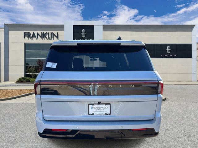 New 2025 Lincoln Navigator Reserve w/ Jet Appearance Package AWD/4WD image 6