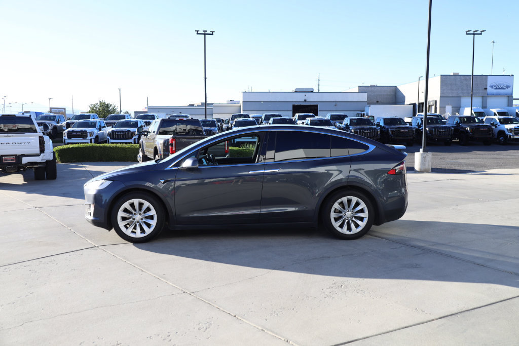 Used 2018 Tesla Model X 100D AWD/4WD image 3