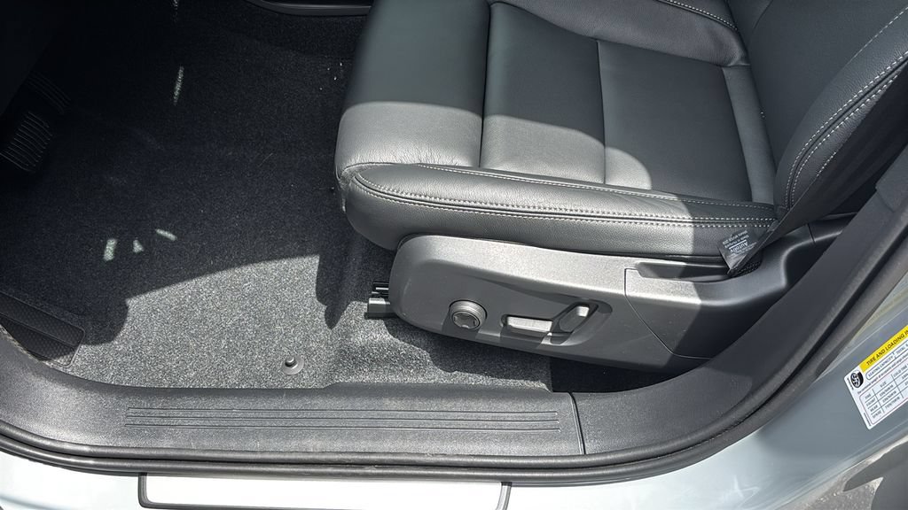 New 2026 Volvo XC40 B5 Plus w/ Protection Package Premier AWD/4WD image 25