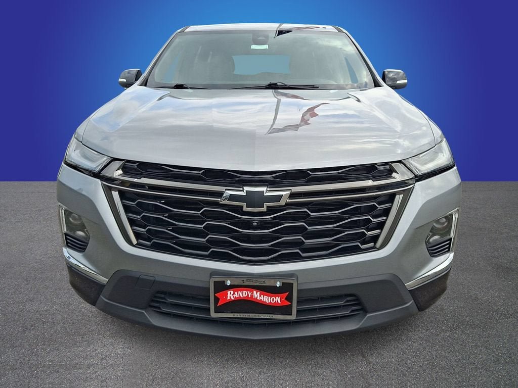Used 2023 Chevrolet Traverse Premier w/ Redline Edition AWD/4WD image 2