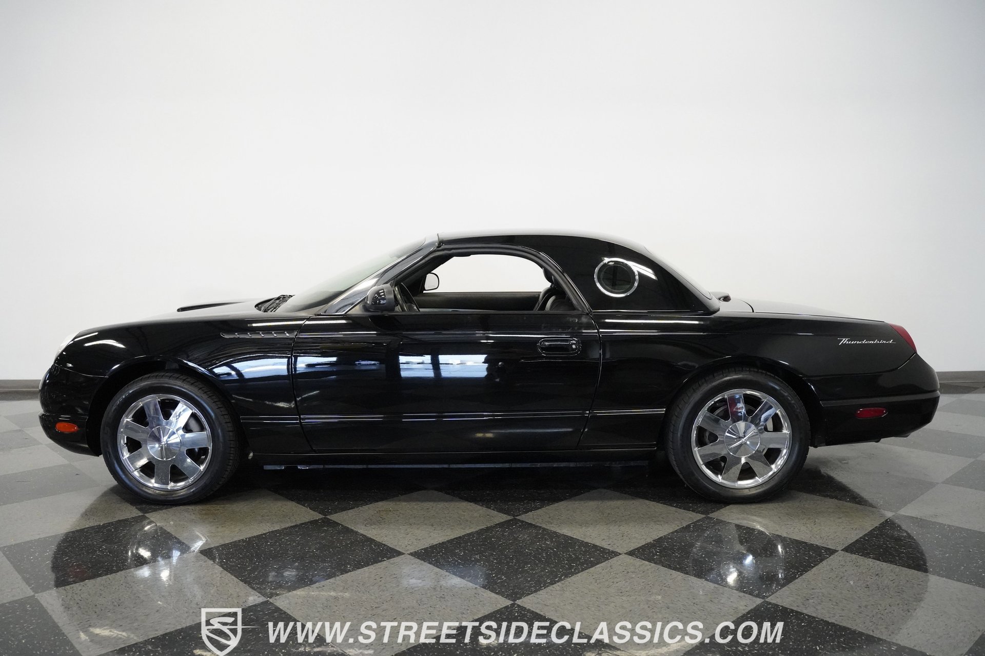 Used 2002 Ford Thunderbird image 2
