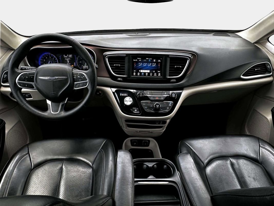 Used 2020 Chrysler Voyager Lxi image 20