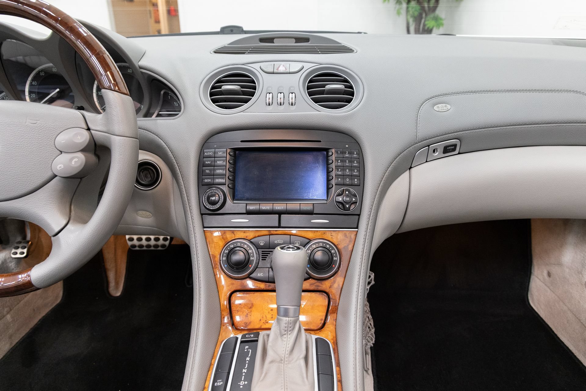 Used 2006 Mercedes-Benz SL 500 image 16