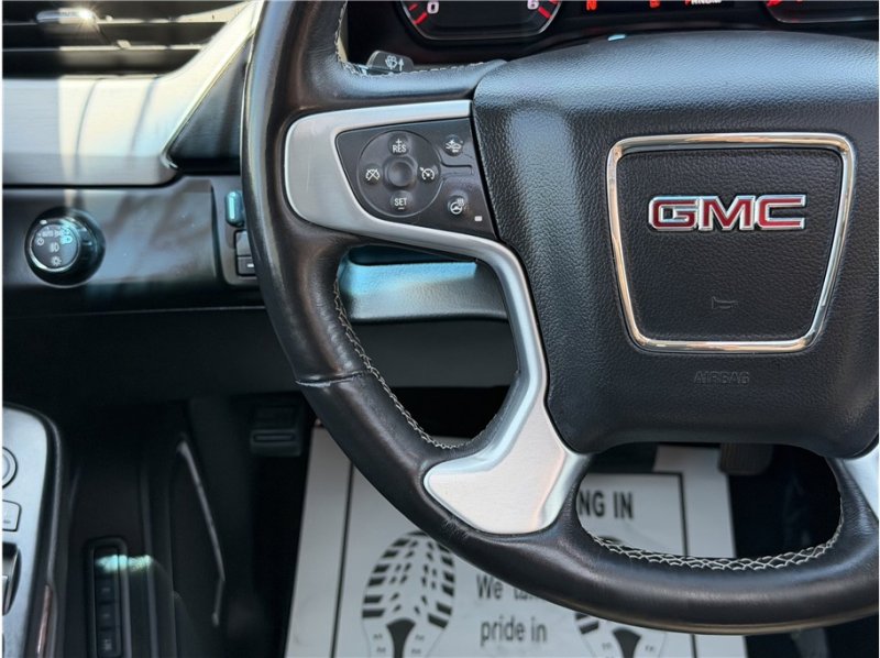 Used 2016 GMC Yukon XL SLT w/ Open Road Package RWD image 39