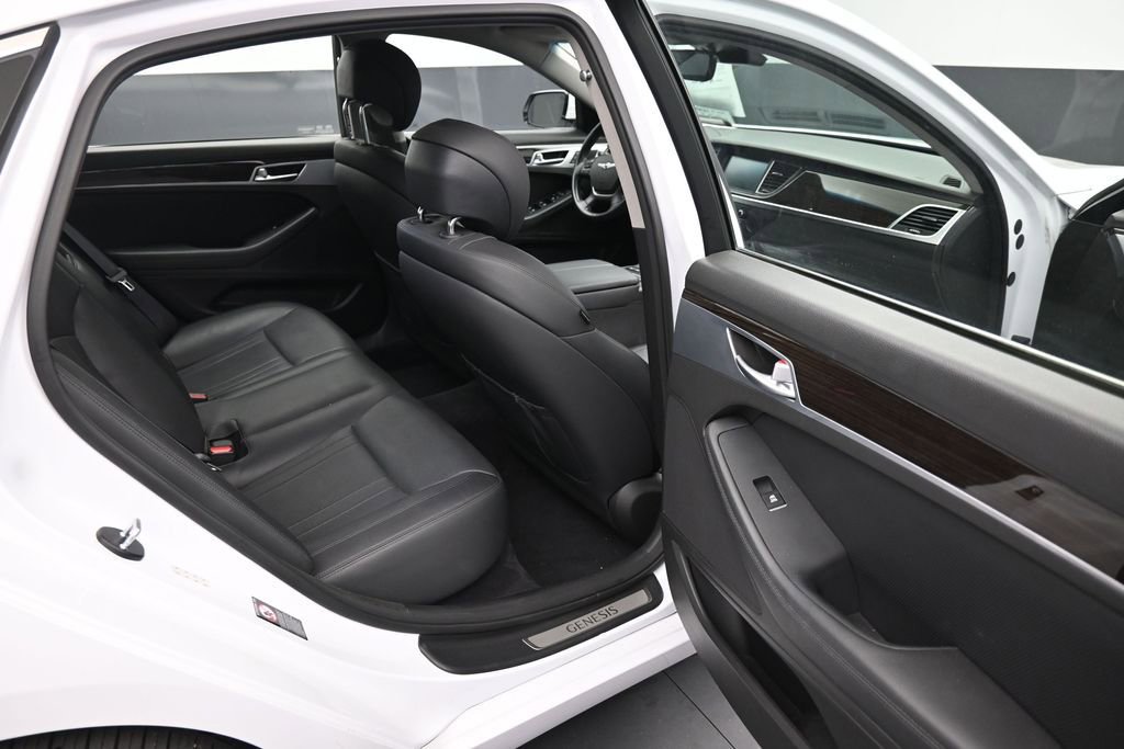 Used 2018 Genesis G80 3.8 RWD image 12