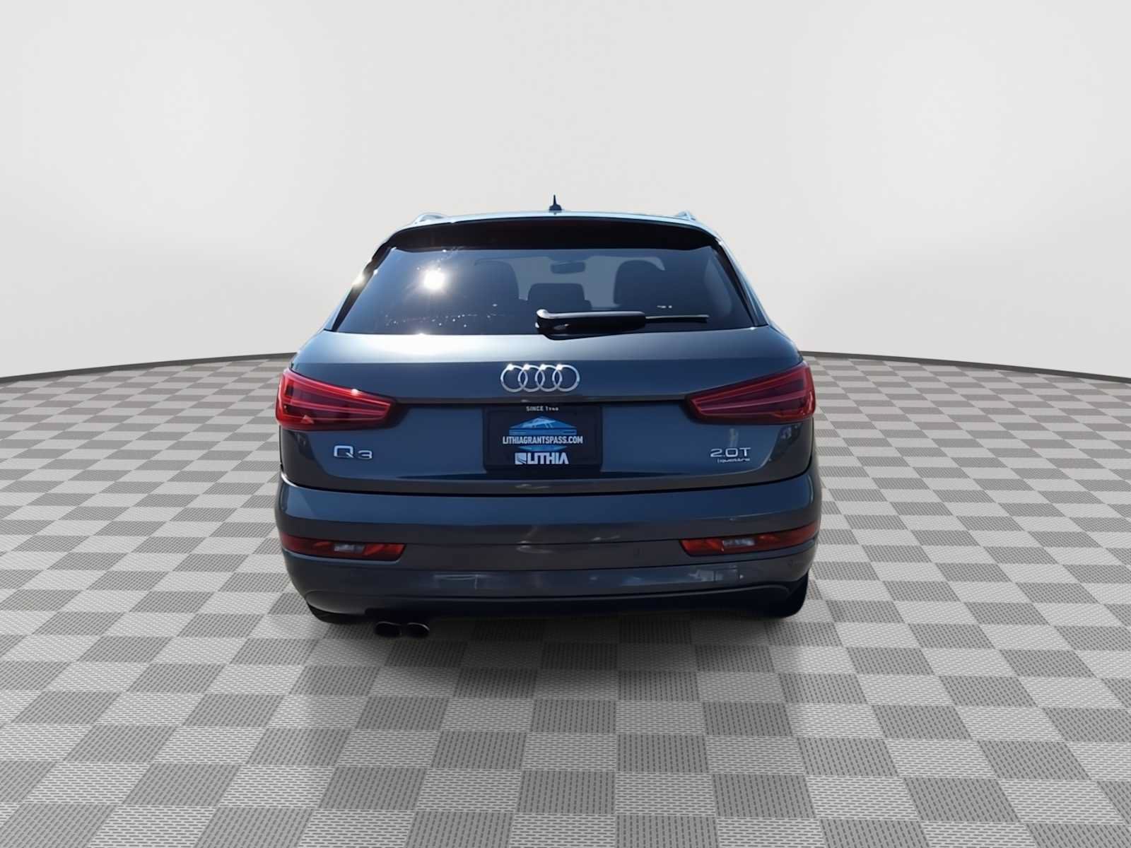 Used 2018 Audi Q3 2.0T Premium Plus w/ Premium Plus Package AWD/4WD image 7