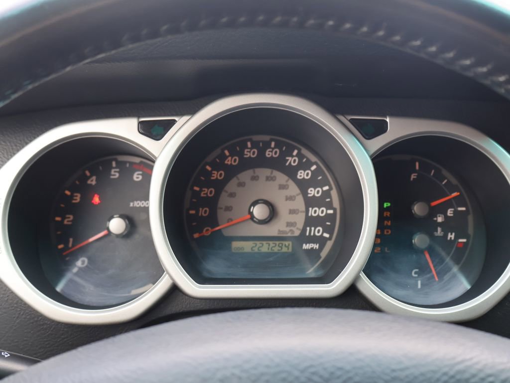 Used 2005 Toyota 4Runner Sport image 2