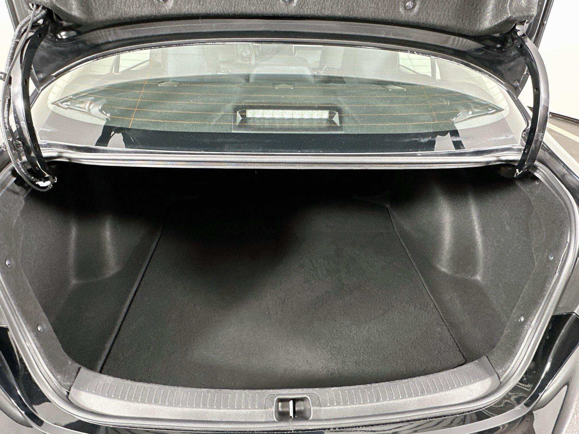 Used 2025 Toyota Corolla LE FWD image 27