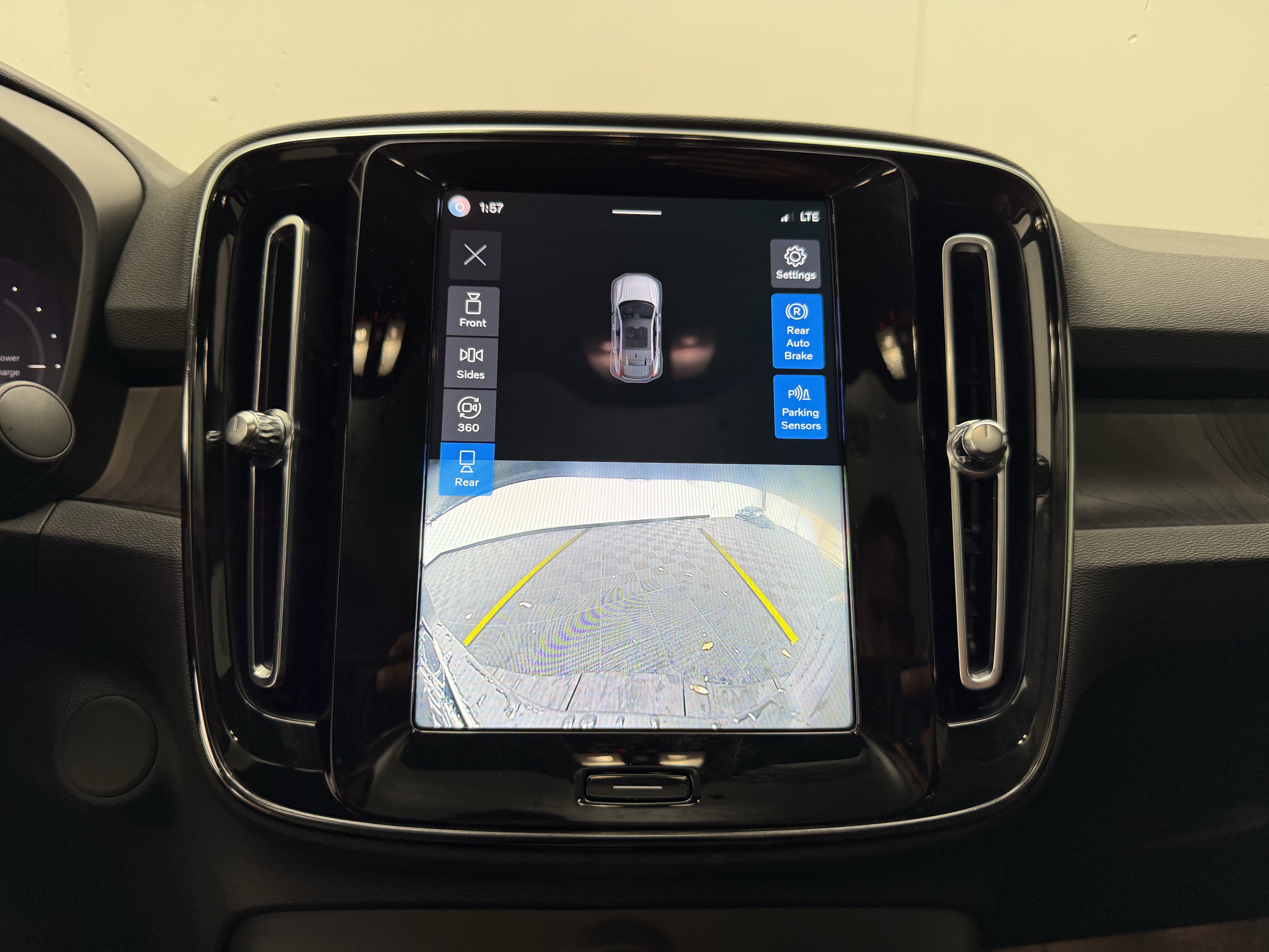 Certified 2023 Volvo C40 P8 Recharge Plus w/ Protection Package Premier AWD/4WD image 19