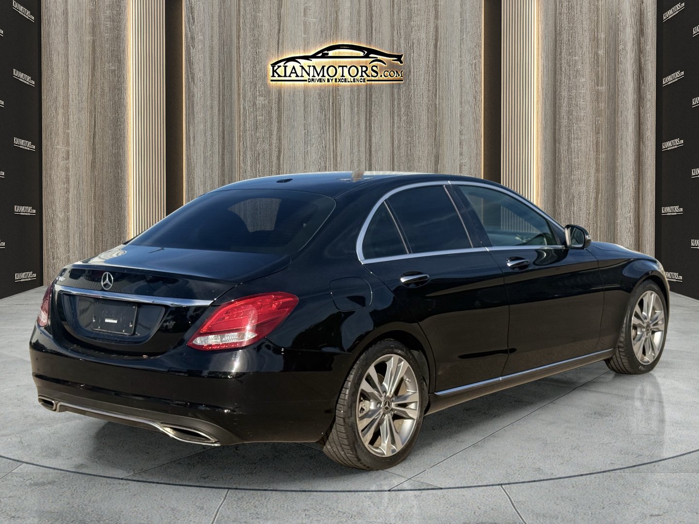 Used 2018 Mercedes-Benz C 300 Sedan w/ Premium Package image 11