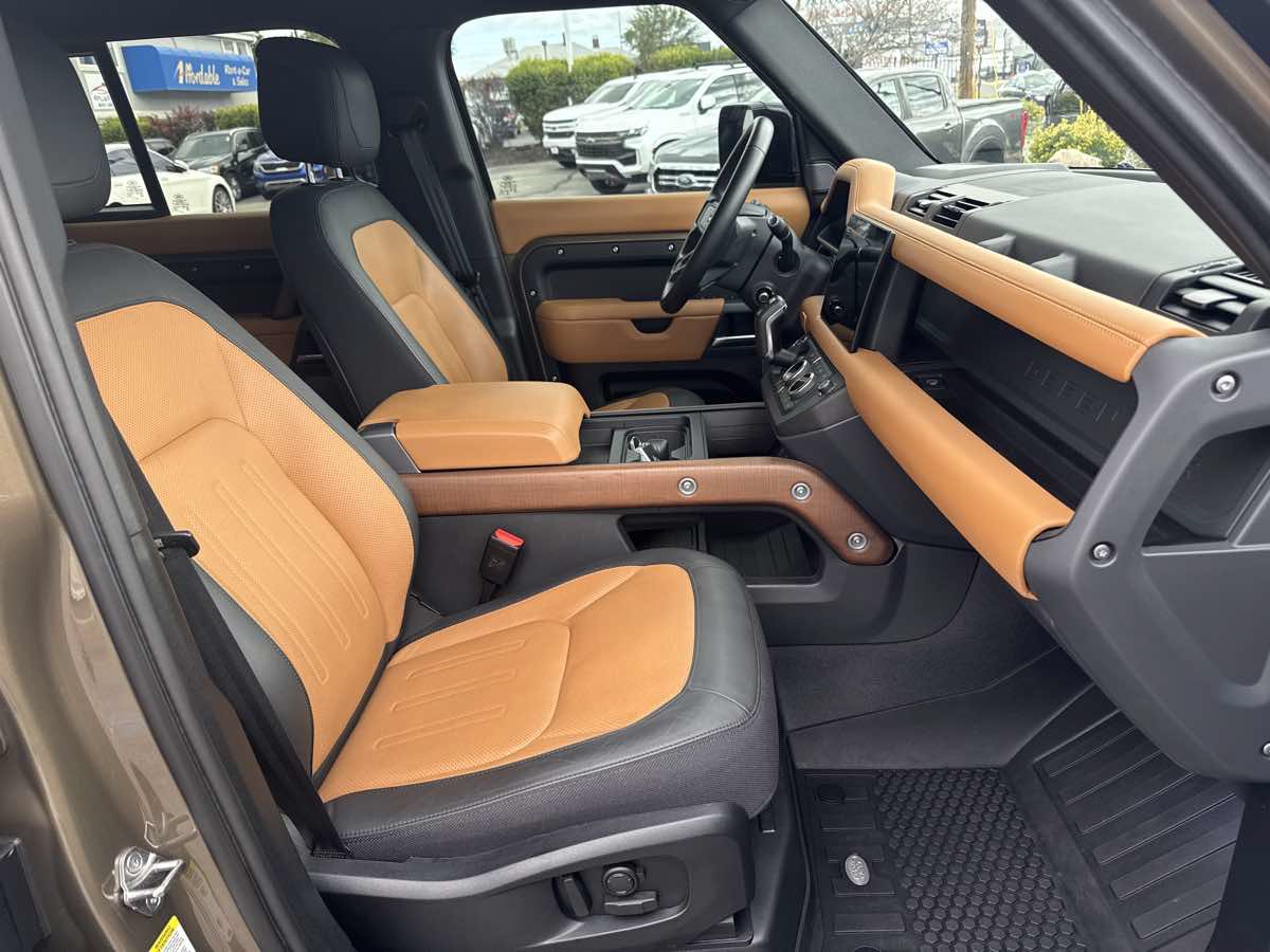 Used 2024 Land Rover Defender 110 X AWD/4WD image 21