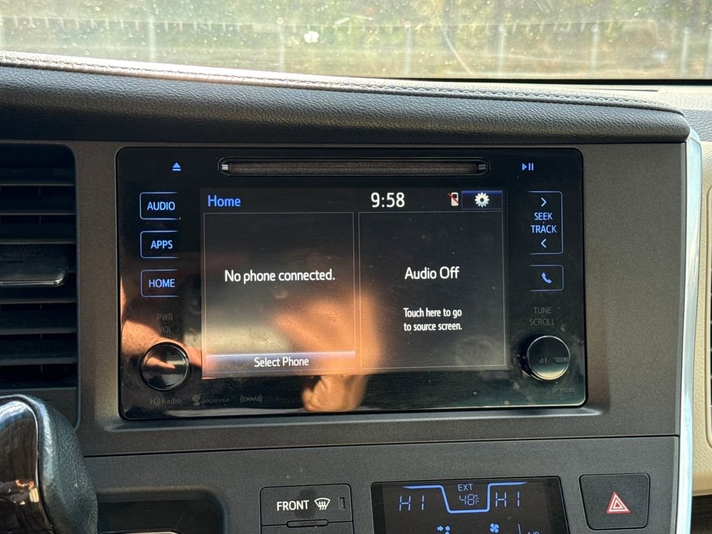 Used 2017 Toyota Sienna XLE image 23