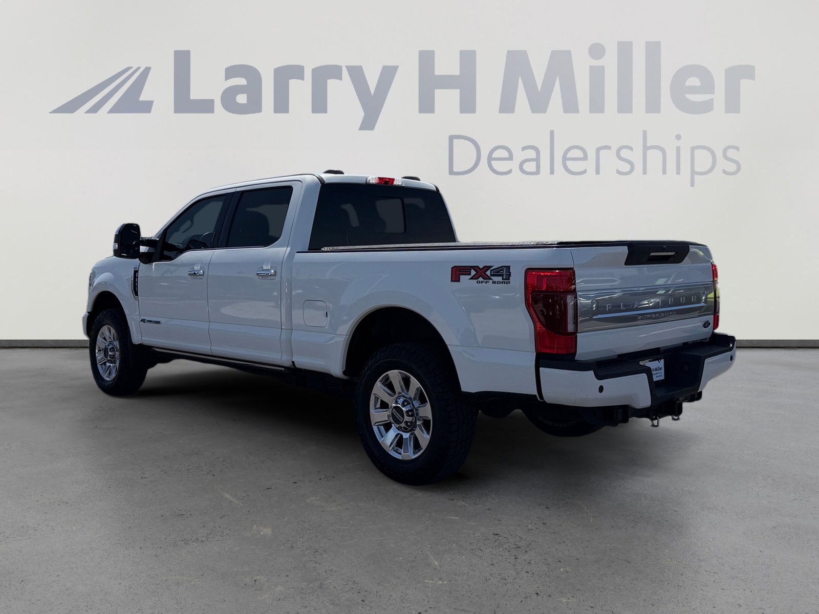 Used 2021 Ford F250 Platinum AWD/4WD image 3