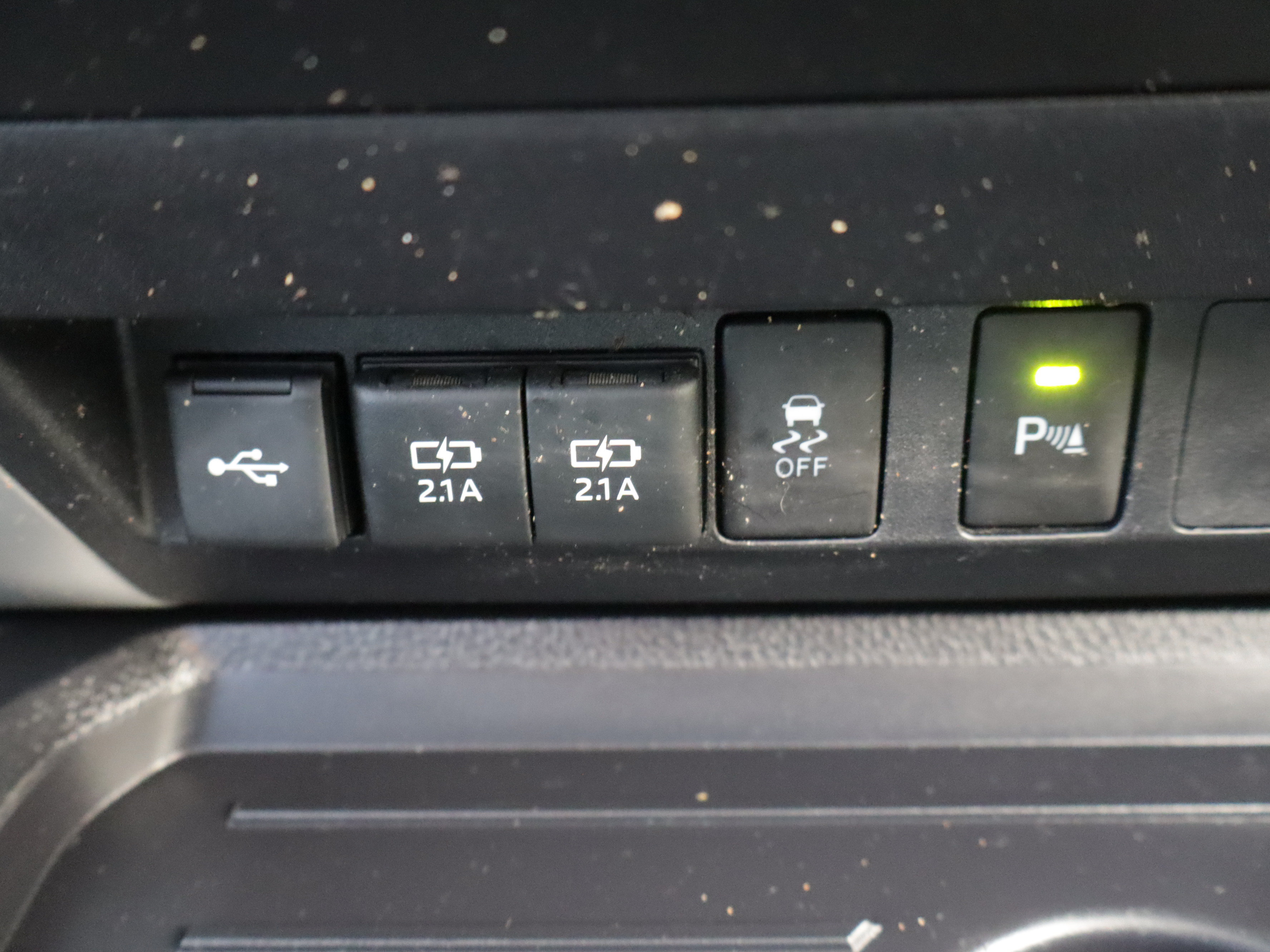 Used 2021 Toyota Tundra SR5 w/ Trail Edition AWD/4WD image 18
