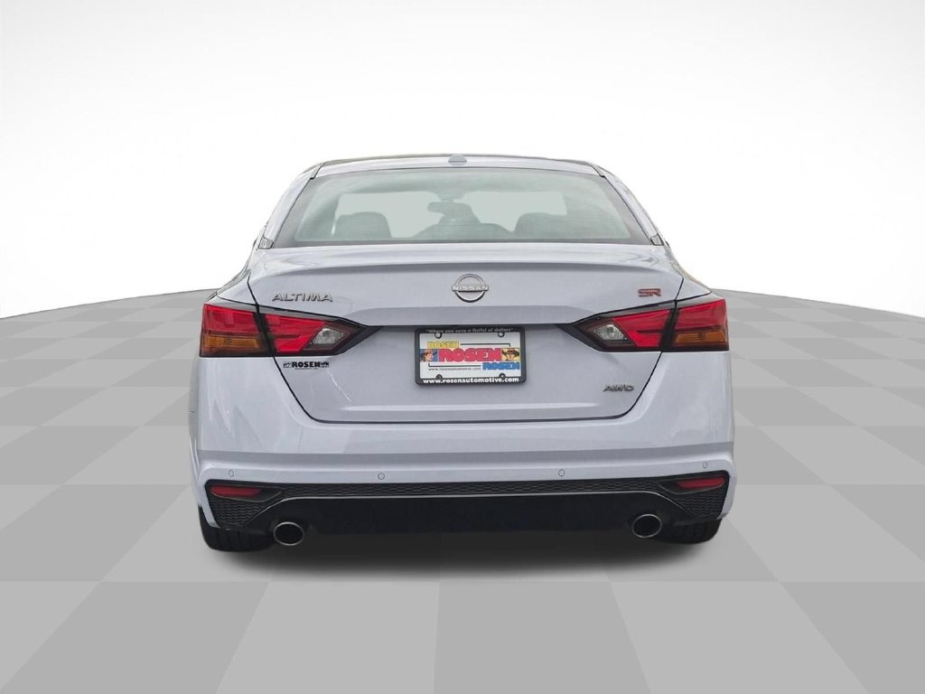 Used 2024 Nissan Altima 2.5 SR w/ SR Premium Package AWD/4WD image 4