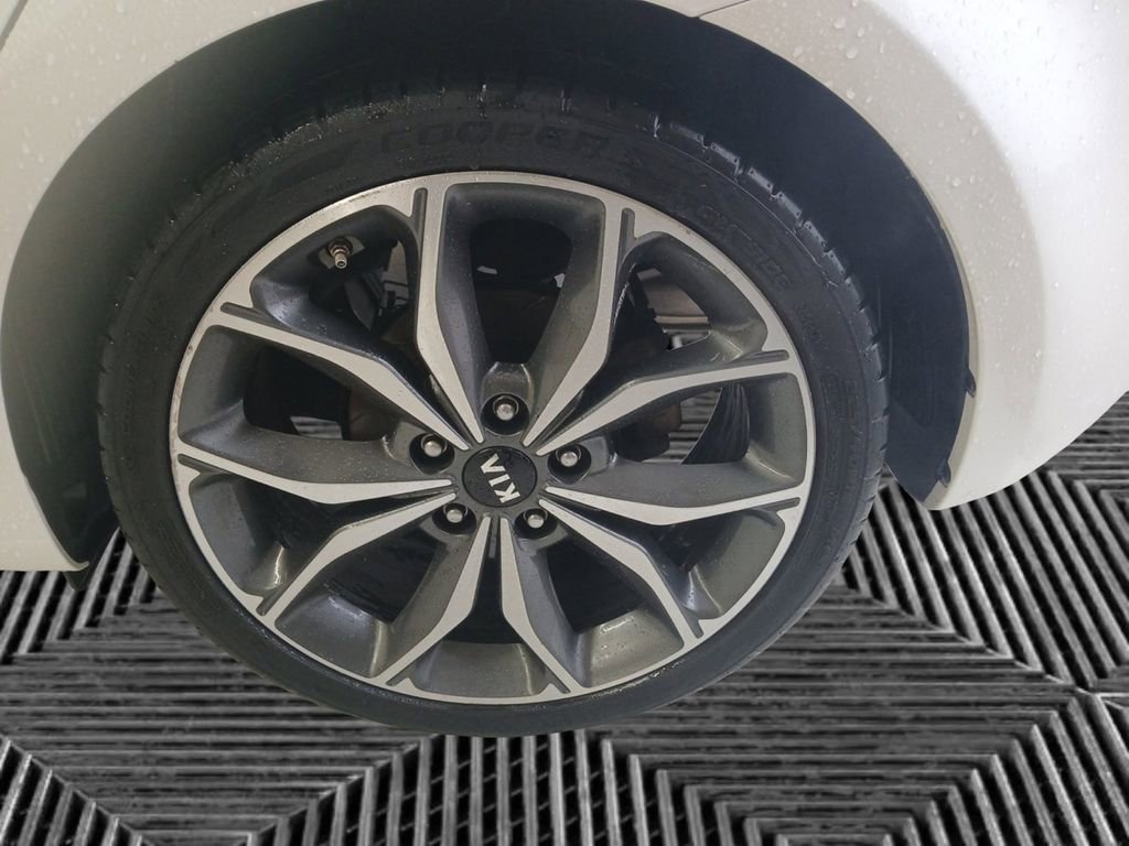 Used 2018 Kia Forte SX image 5