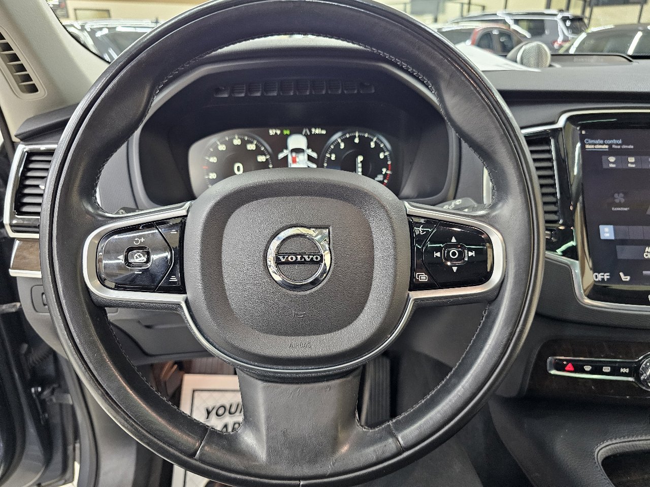 Used 2016 Volvo XC90 T6 Momentum w/ Momentum Plus Package image 33